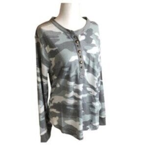 NWT Beach Lunch Lounge Grey Animal Print Thermal Warm Comfy Cozy Everyday Top L